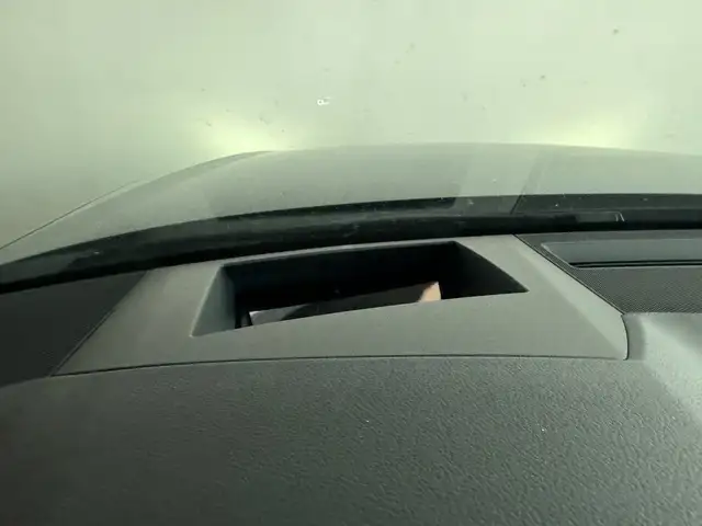 Audi A6 view 12