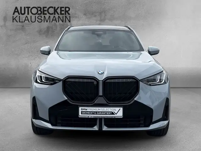 BMW X3 view 5