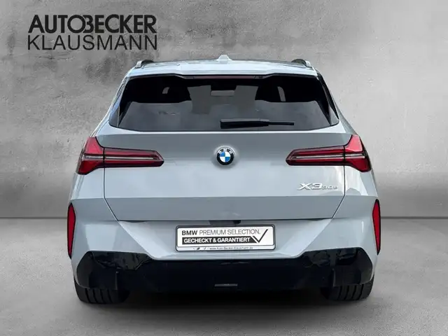 BMW X3 view 6