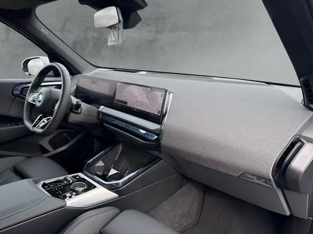 BMW X3 view 12