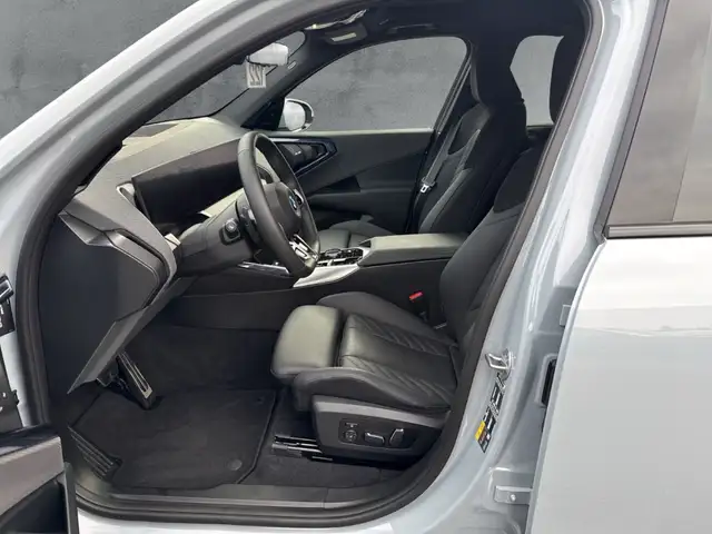 BMW X3 view 8