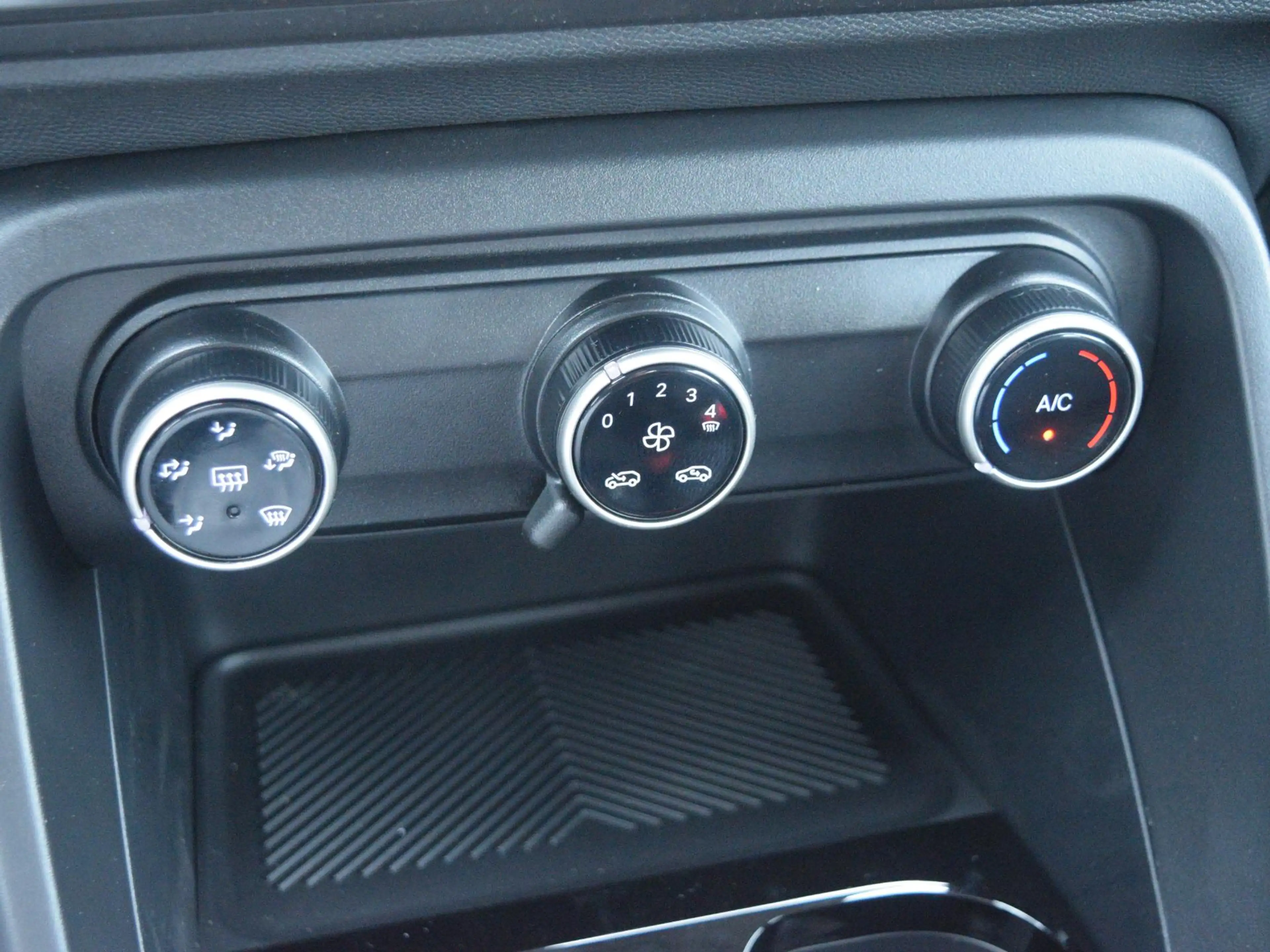 Citroen C3 1.2 Hybrid 110pk Plus — photo 12