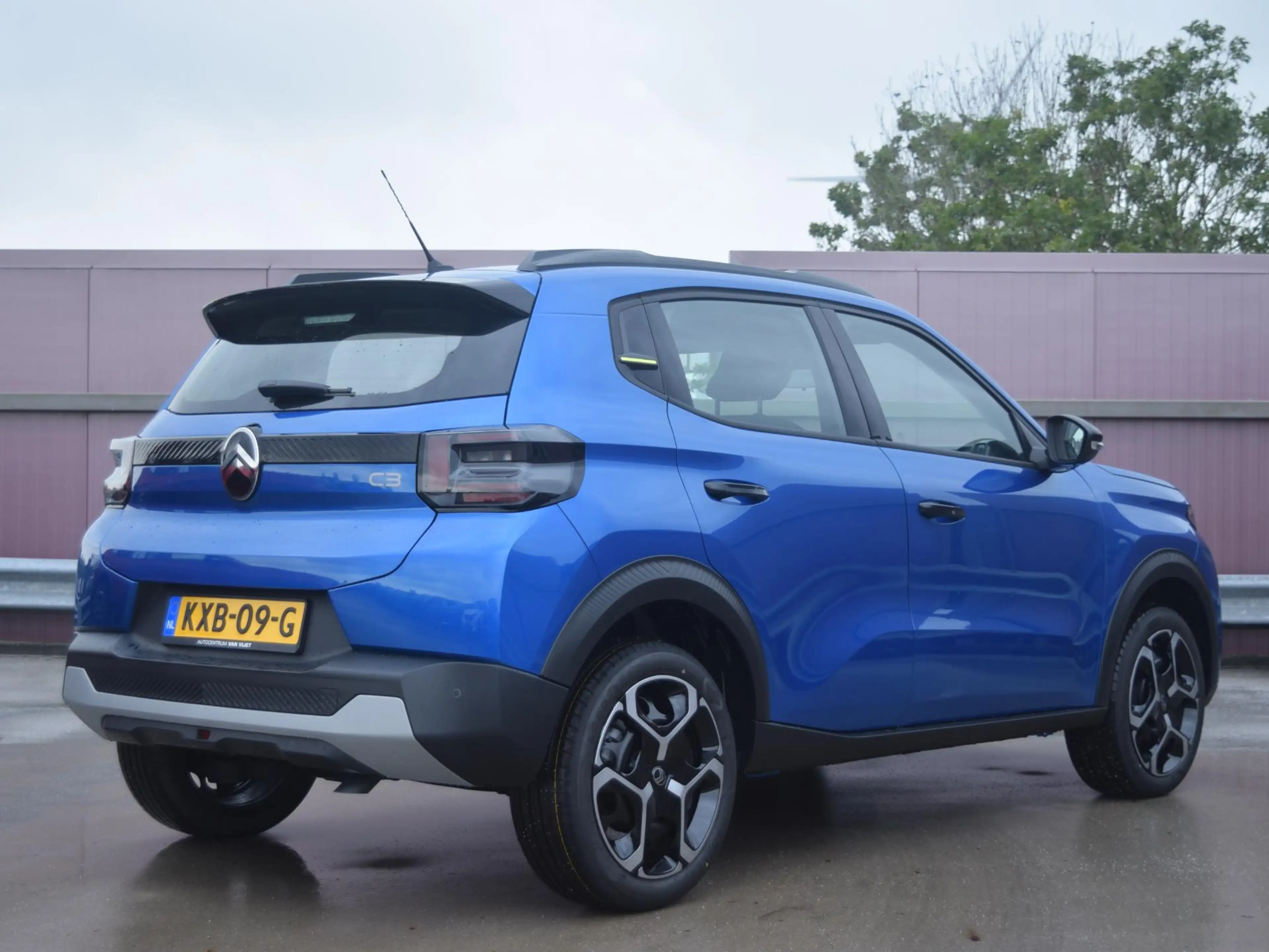Citroen C3 1.2 Hybrid 110pk Plus — photo 3