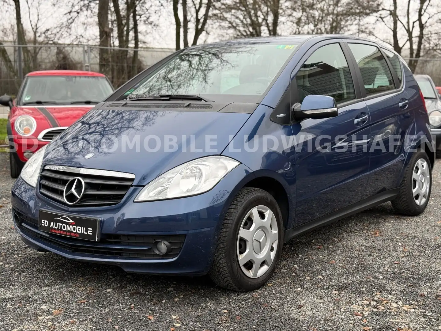 Mercedes-Benz A 180 /TÜVNEU/KLIMA/SHZ/ZNTRL/ALLWTRFN/ Blau - 1