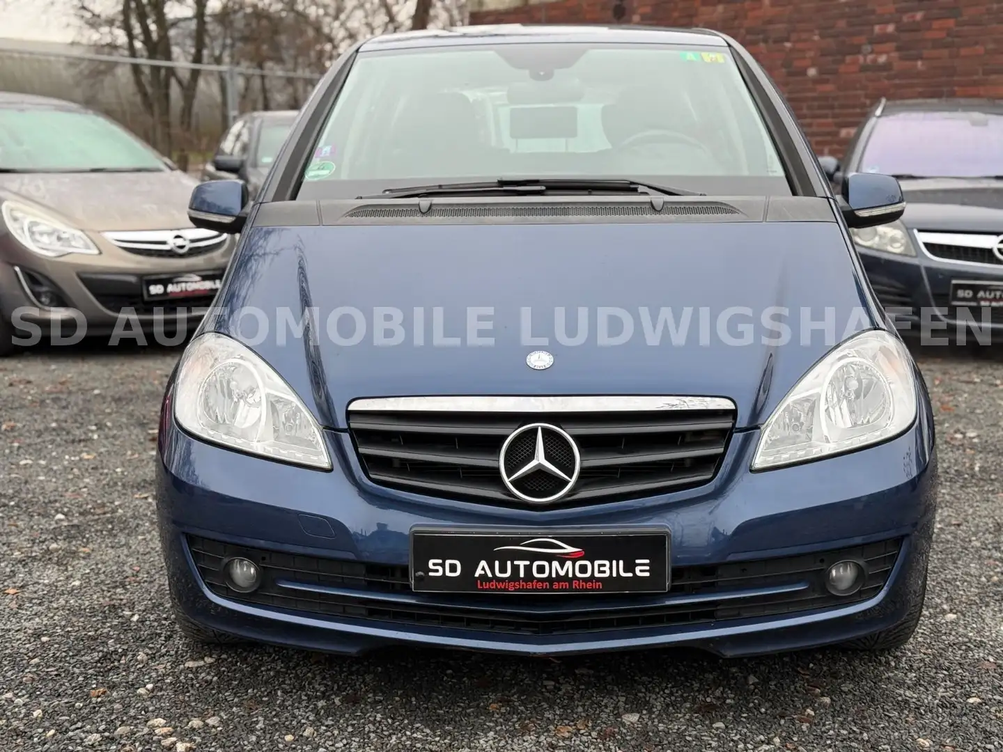 Mercedes-Benz A 180 /TÜVNEU/KLIMA/SHZ/ZNTRL/ALLWTRFN/ Blau - 2