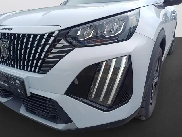 Peugeot 2008 view 9
