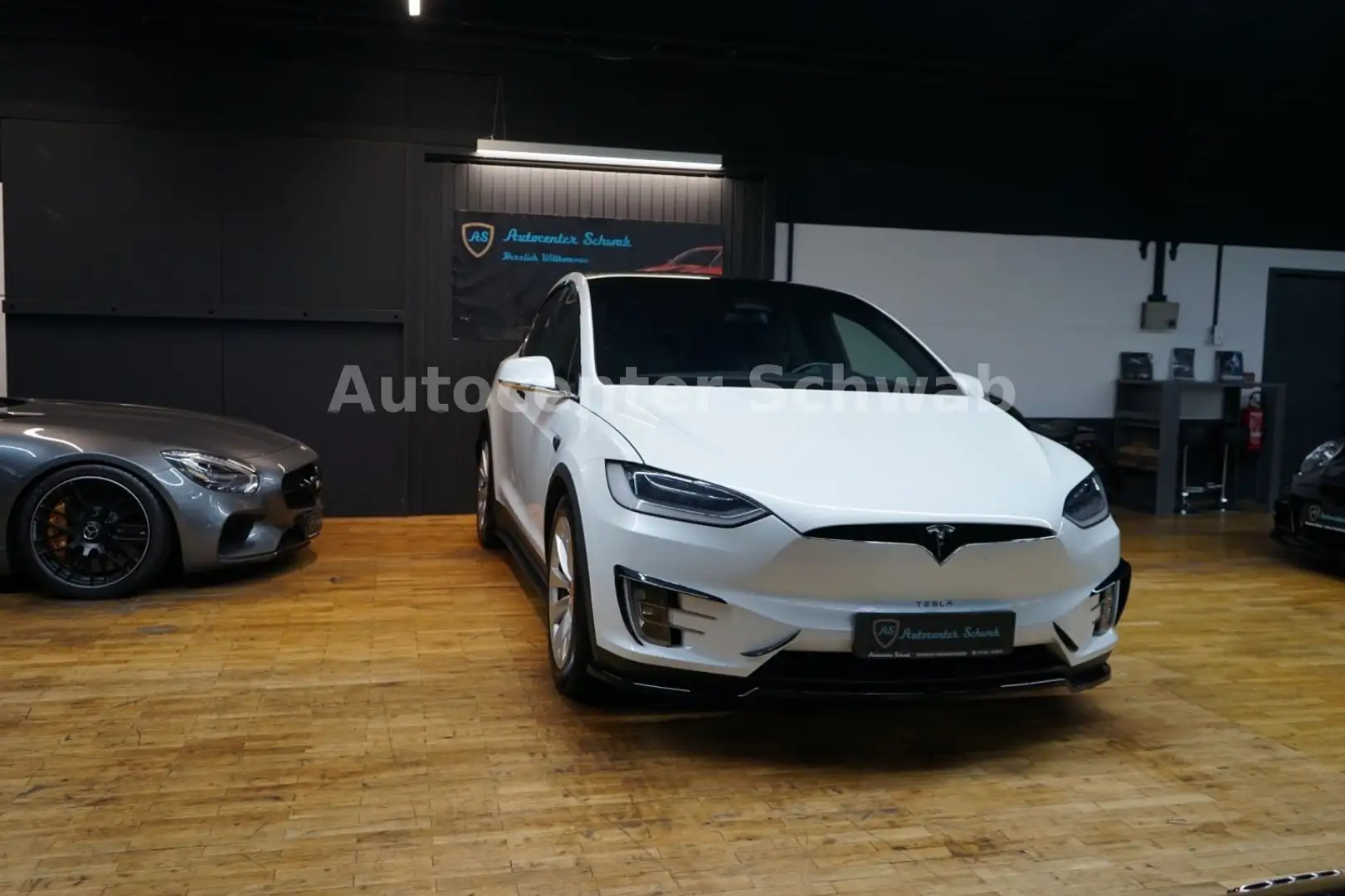 Tesla Model X Performance Dual-6 SiTZER-CARBON-L E D Weiß - 1