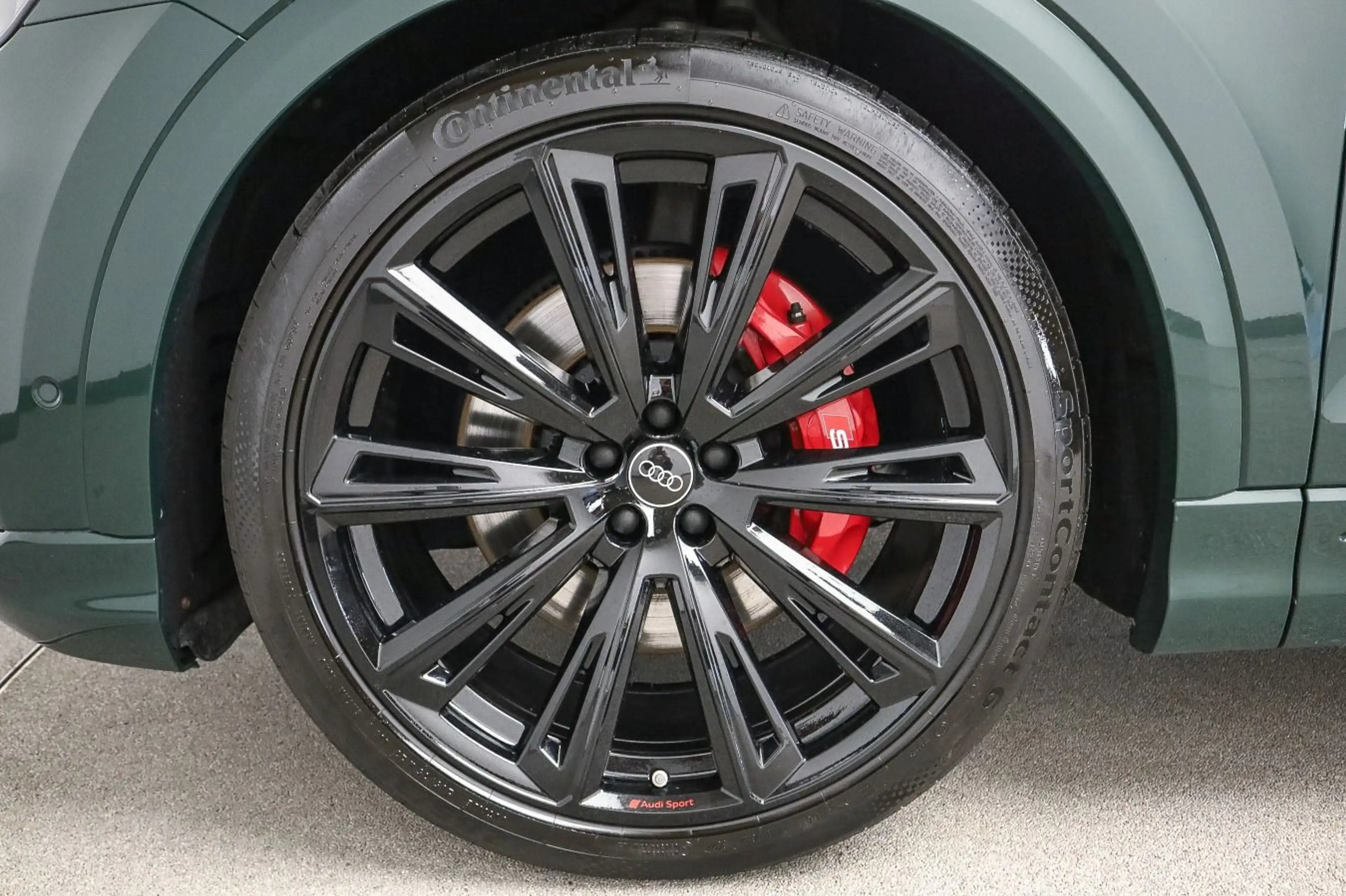 Audi SQ8 competition Carbon, Pano, HUD, Night, Assist — photo 7
