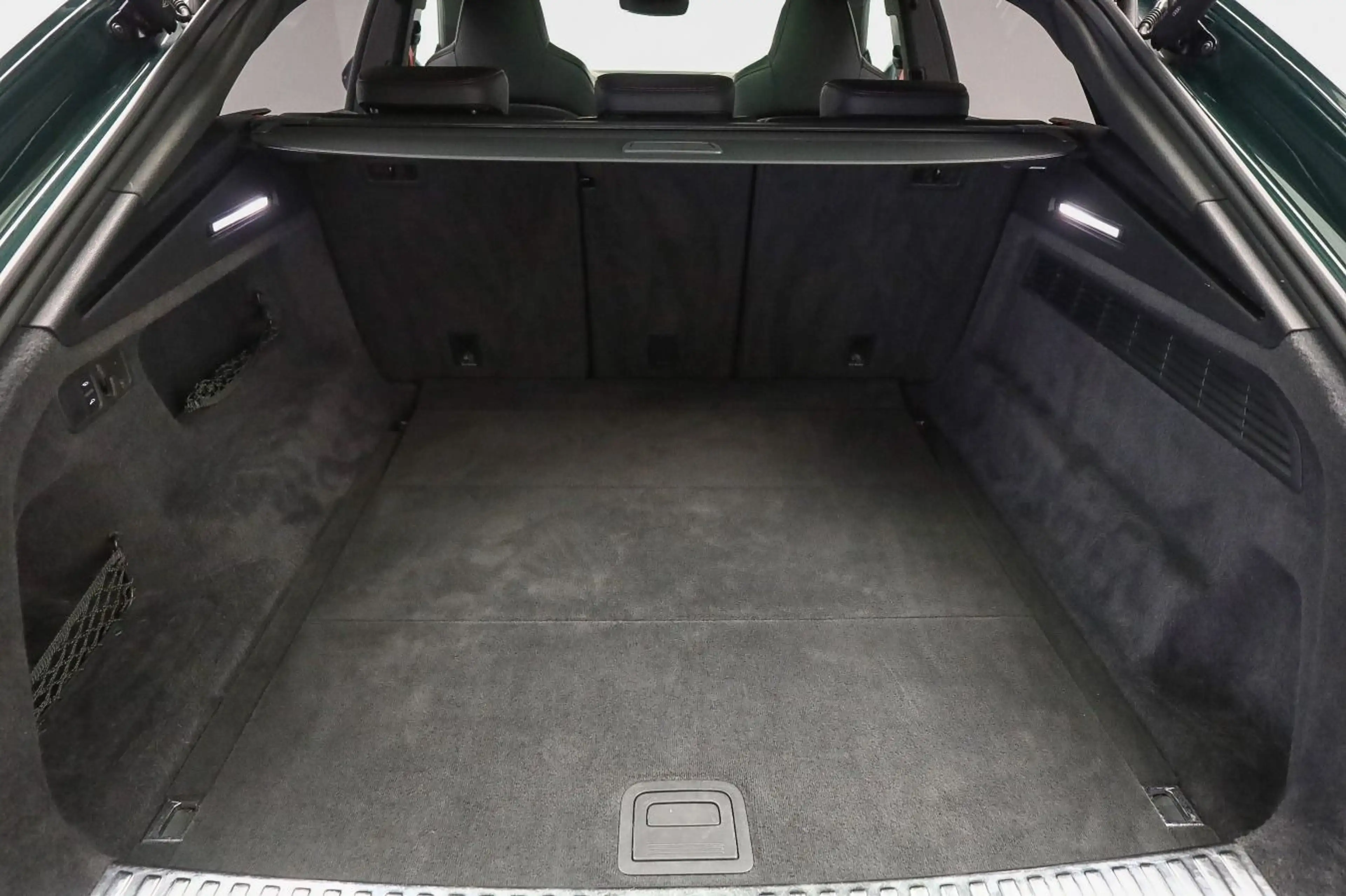 Audi SQ8 competition Carbon, Pano, HUD, Night, Assist — photo 11