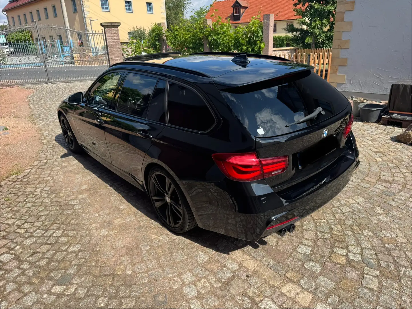 BMW 320 320d Touring Aut. M Sport Real Grant bist 01/27 - 1