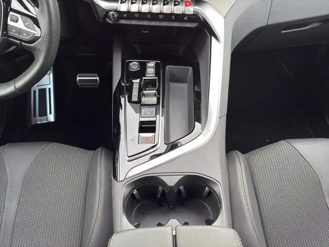Peugeot 3008 view 11