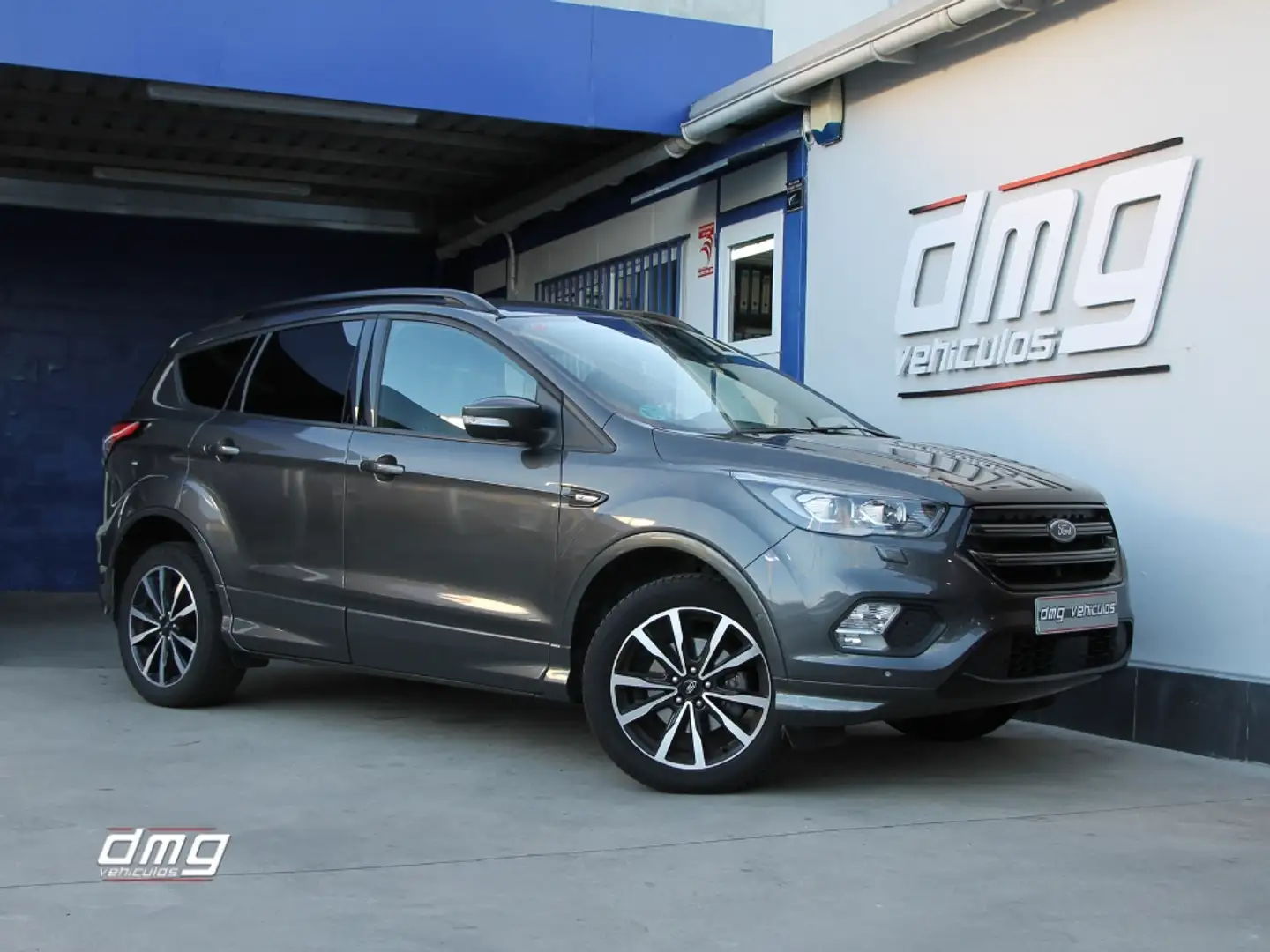 Ford Kuga 1.5 EcoB. Auto S&S ST-Line 4x2 150 Gris - 1