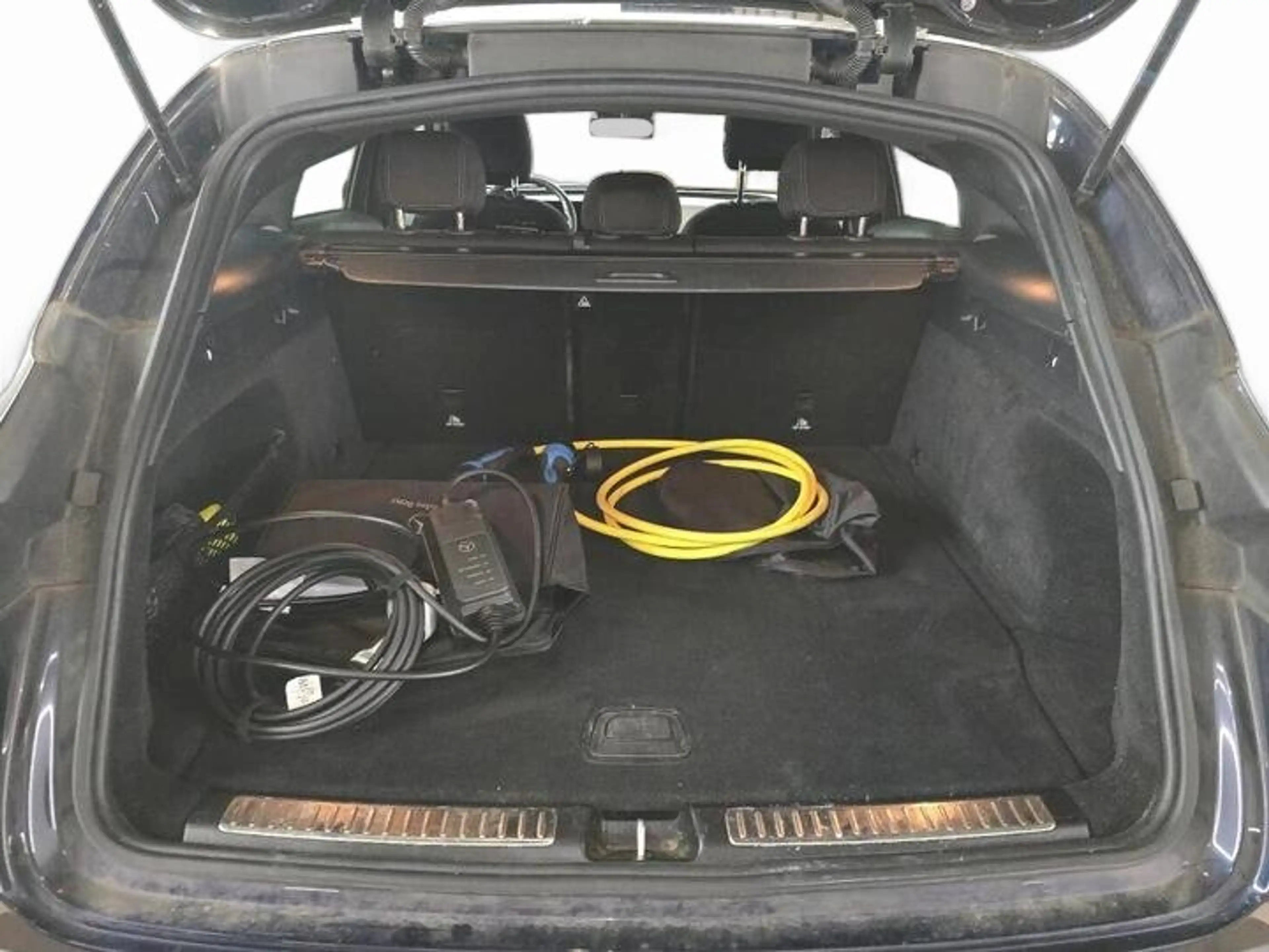 Mercedes-Benz EQC 400 4MATIC - KEYLESS - CAMERA - — photo 9