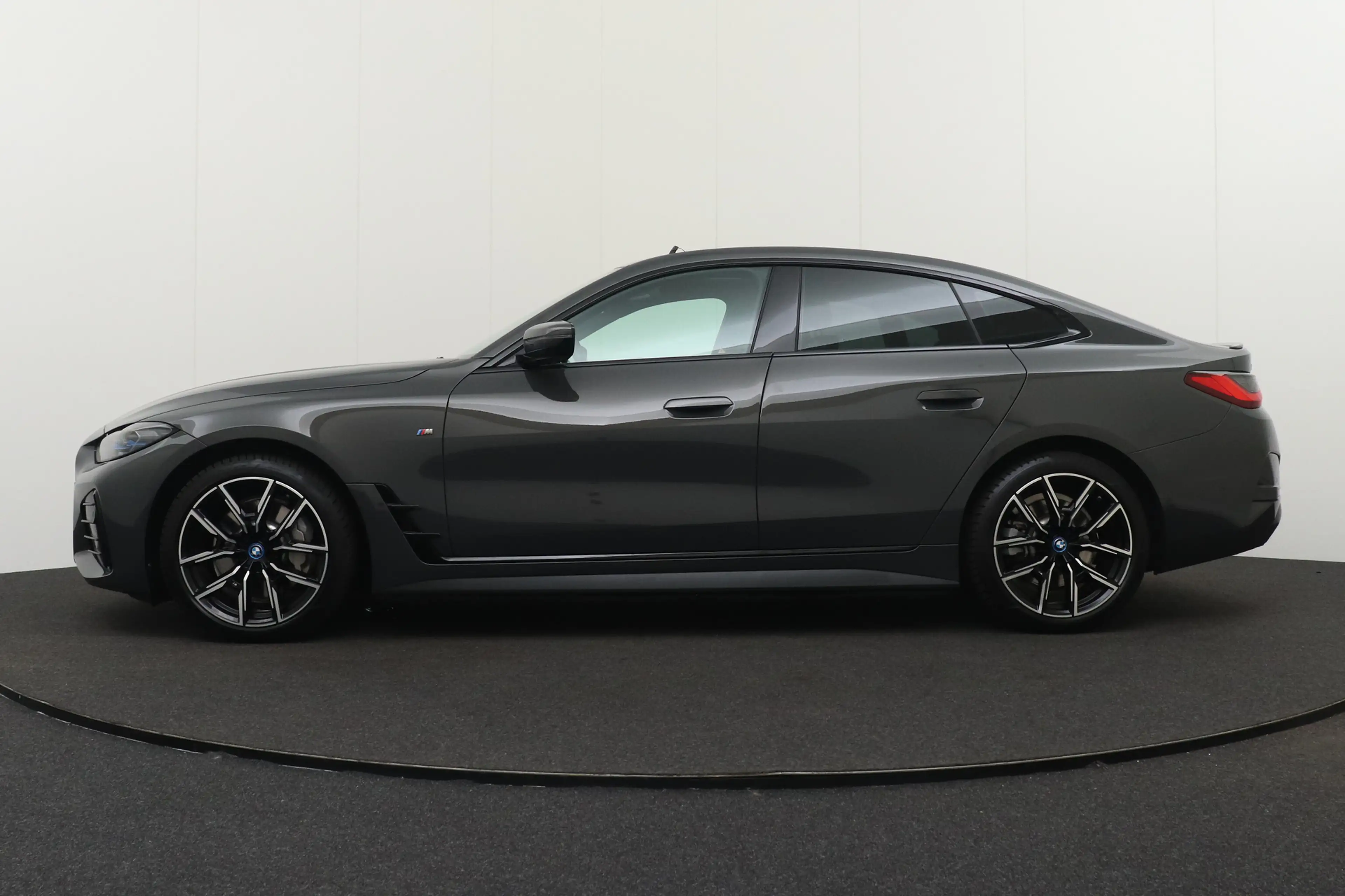 BMW i4 eDrive40 M-Sport Shadow Line 84 kWh (95%SOH) Schui — photo 6