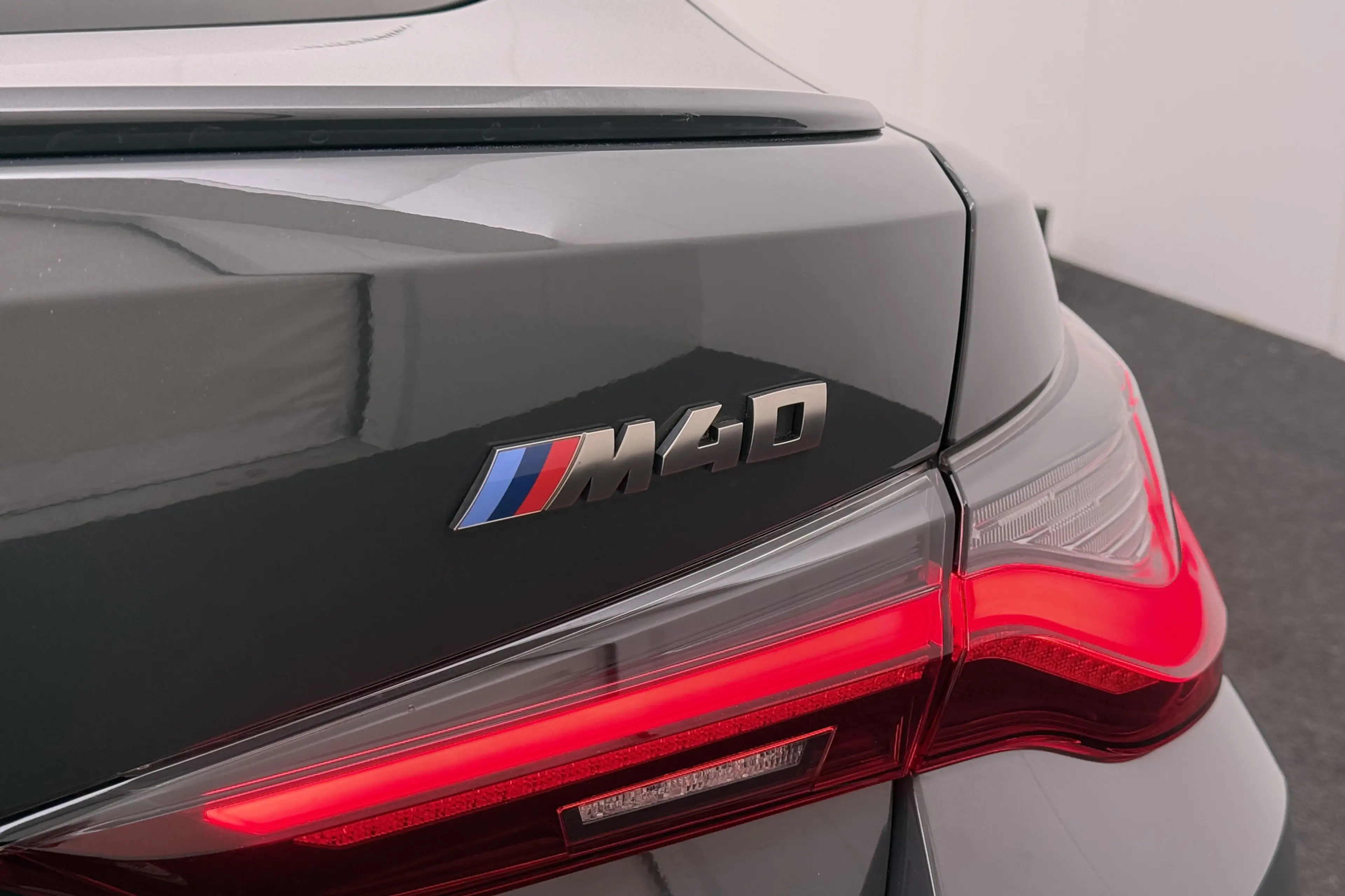 BMW i4 eDrive40 M-Sport Shadow Line 84 kWh (95%SOH) Schui — photo 12