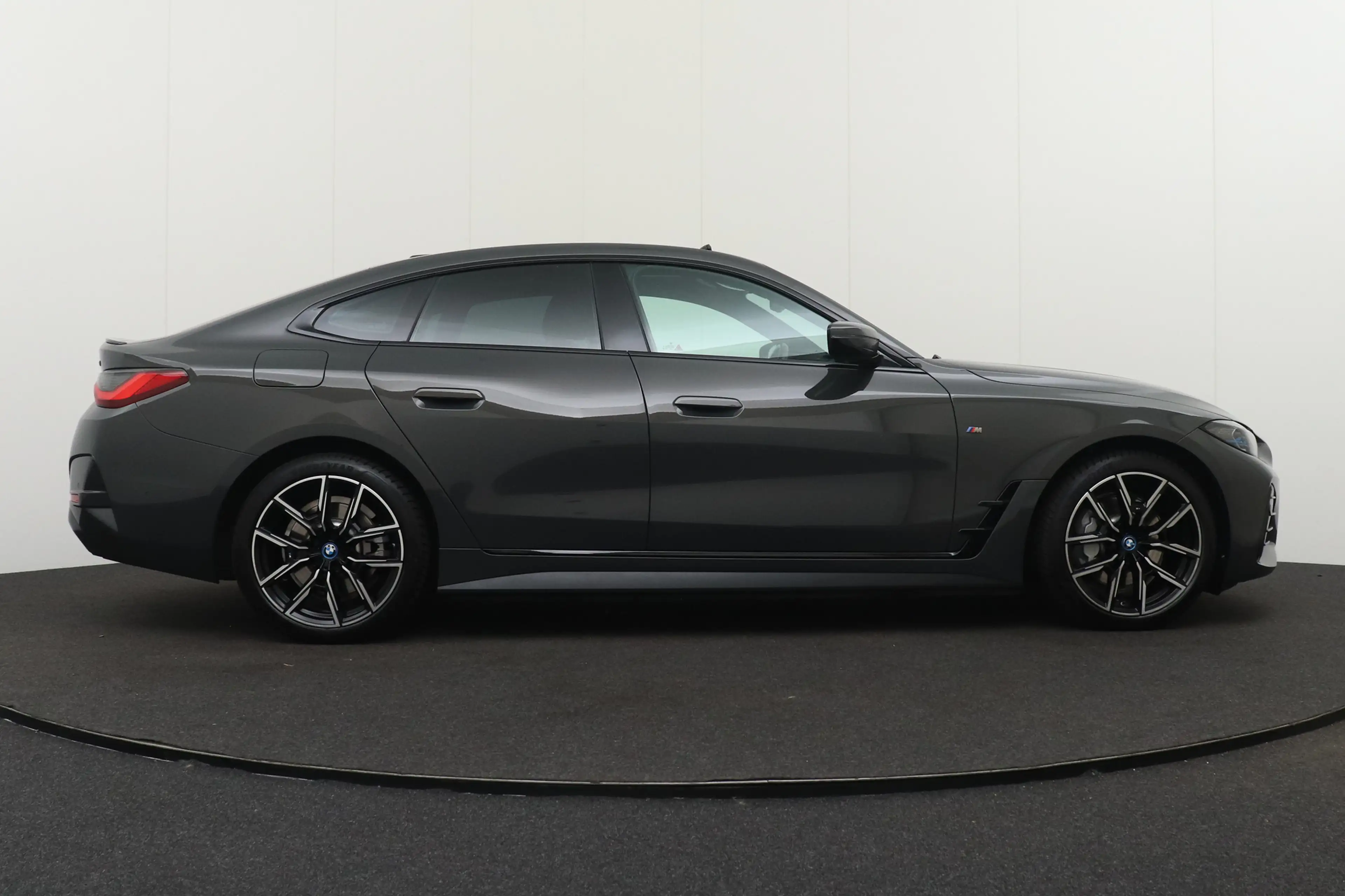 BMW i4 eDrive40 M-Sport Shadow Line 84 kWh (95%SOH) Schui — photo 7