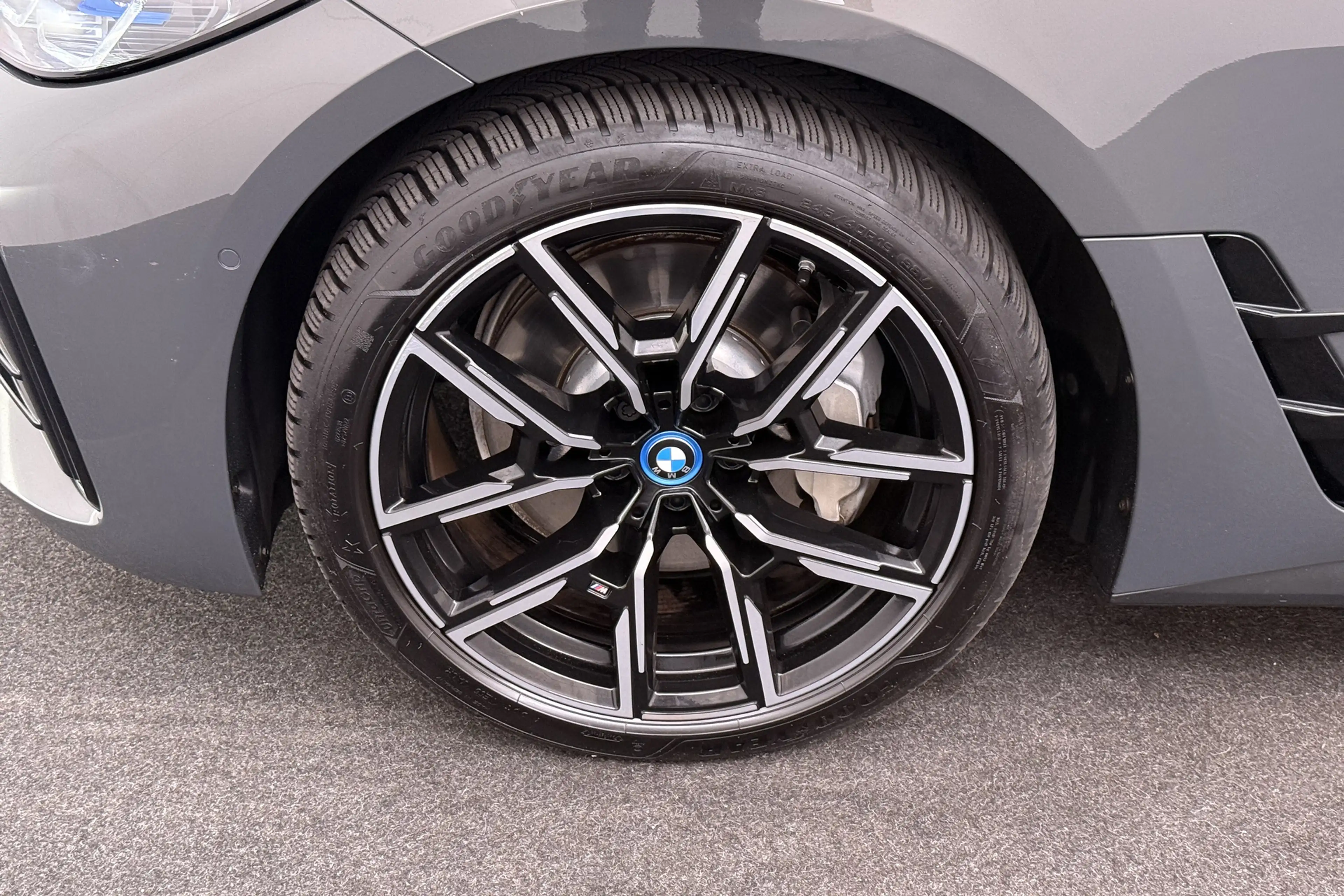BMW i4 eDrive40 M-Sport Shadow Line 84 kWh (95%SOH) Schui — photo 8