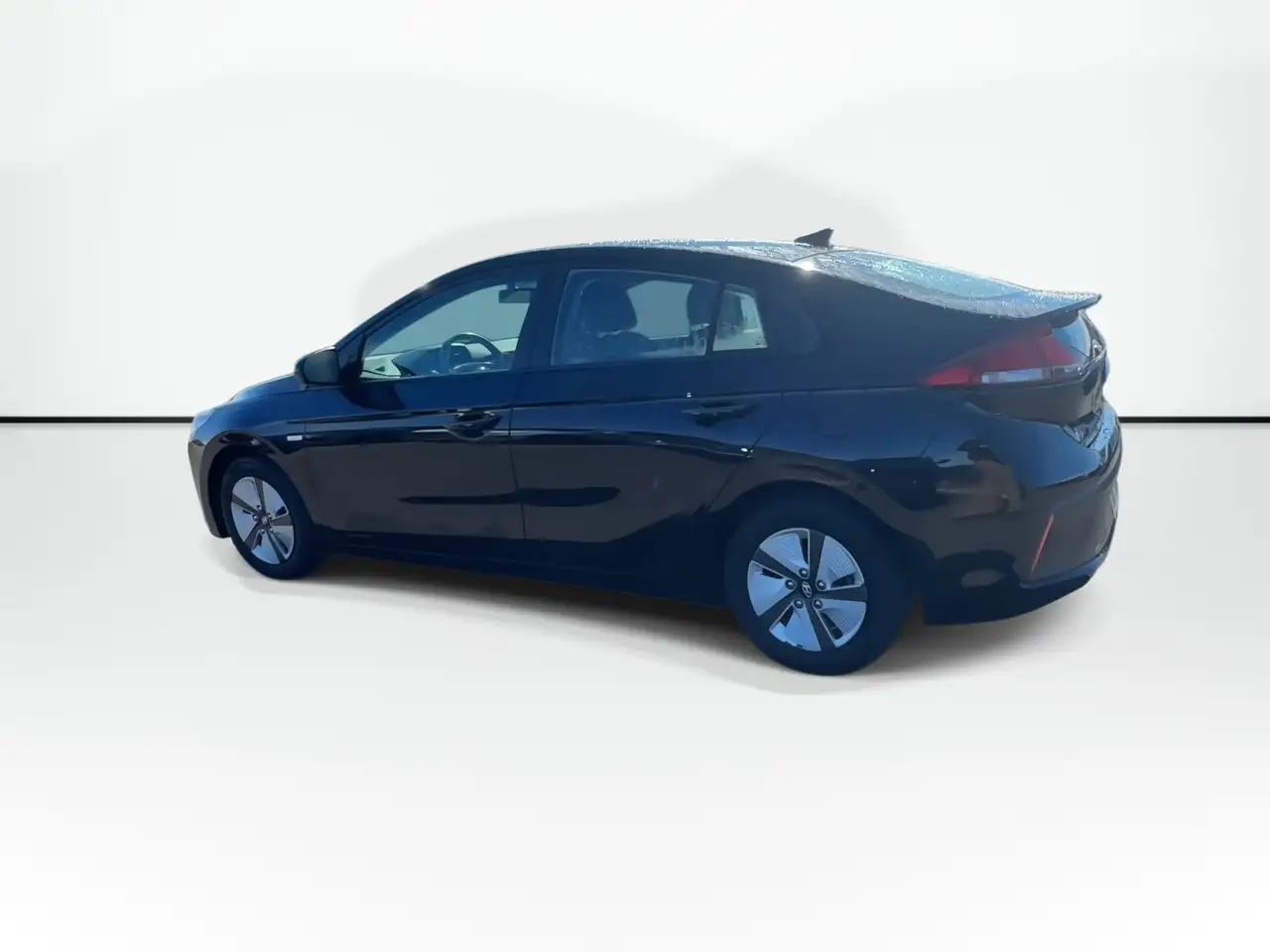 Hyundai IONIQ photo Hyundai IONIQ