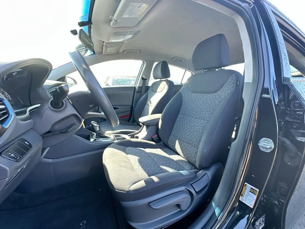 Hyundai IONIQ photo Hyundai IONIQ