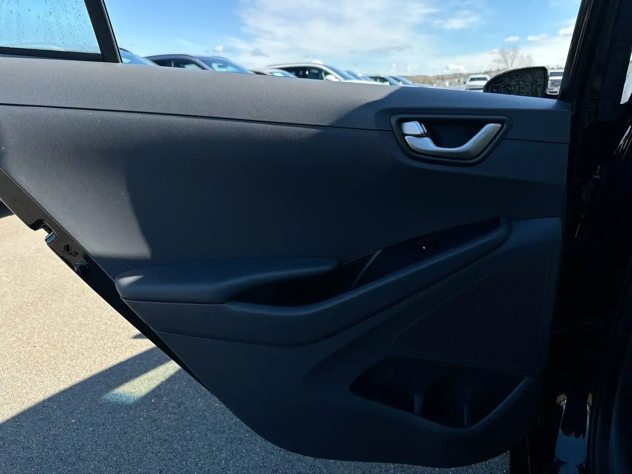 Hyundai IONIQ photo Hyundai IONIQ
