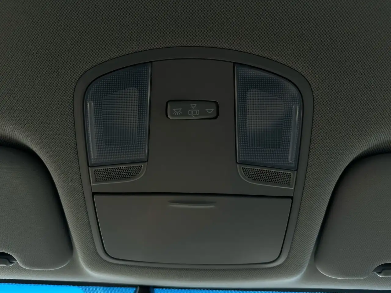 Hyundai IONIQ photo Hyundai IONIQ