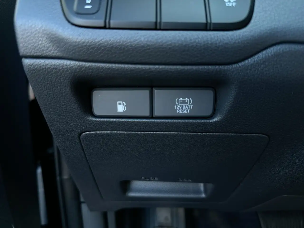 Hyundai IONIQ photo Hyundai IONIQ