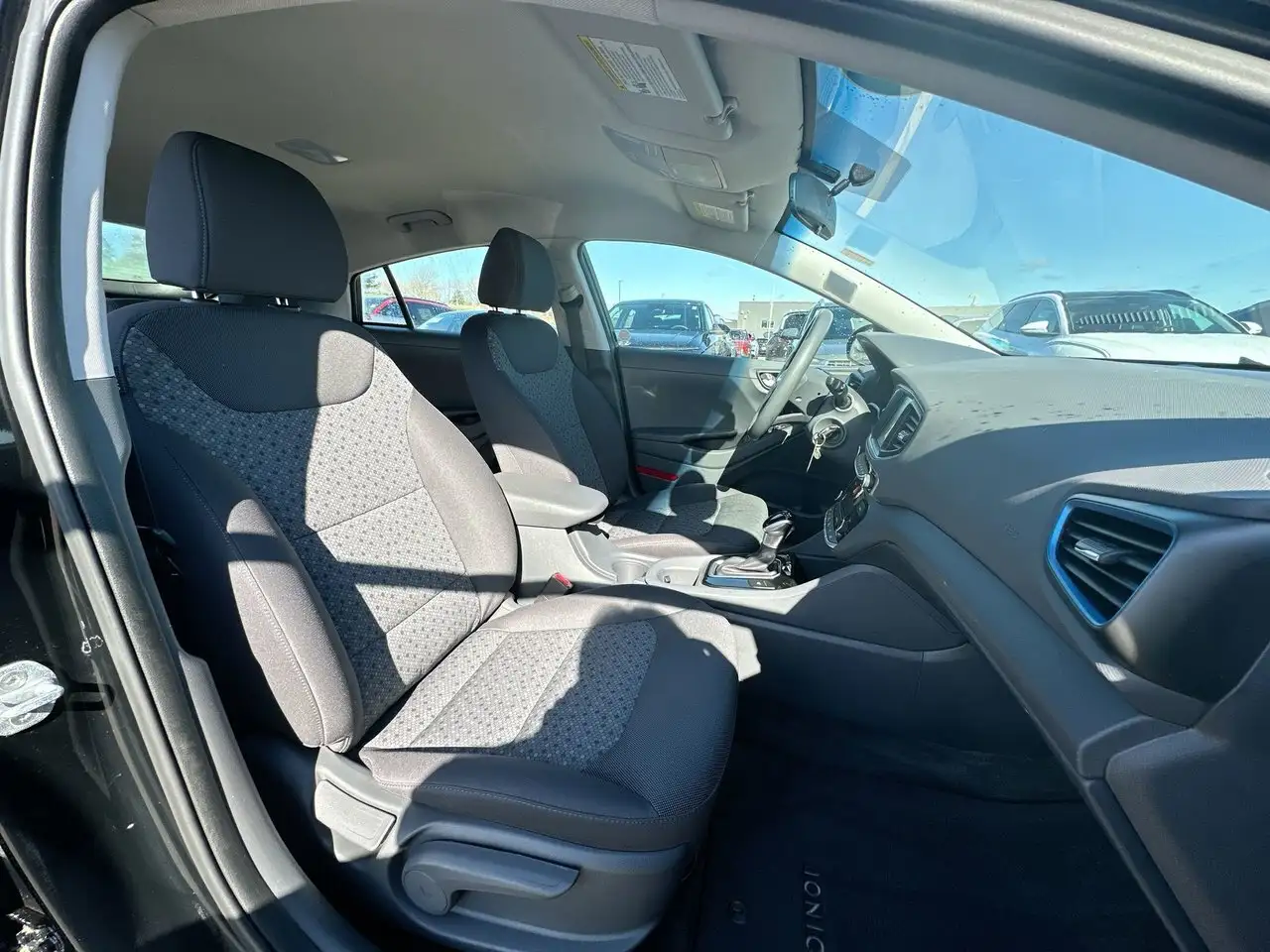 Hyundai IONIQ photo Hyundai IONIQ