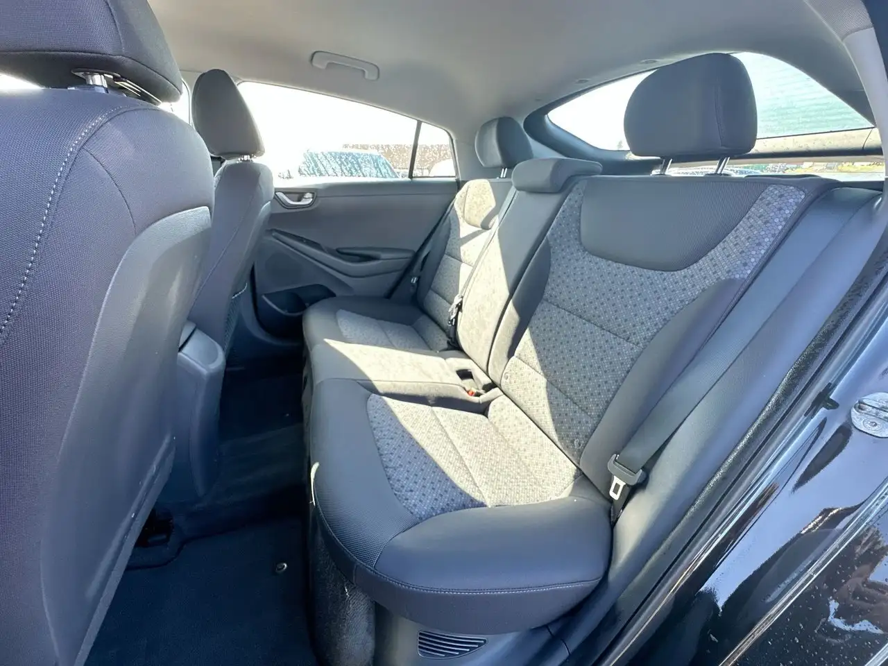 Hyundai IONIQ photo Hyundai IONIQ