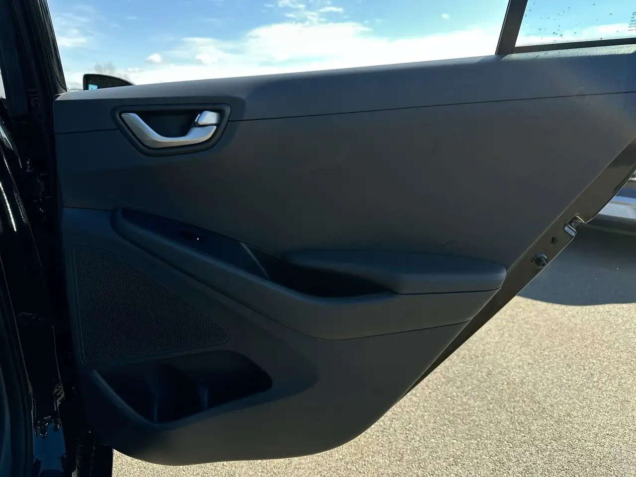 Hyundai IONIQ photo Hyundai IONIQ