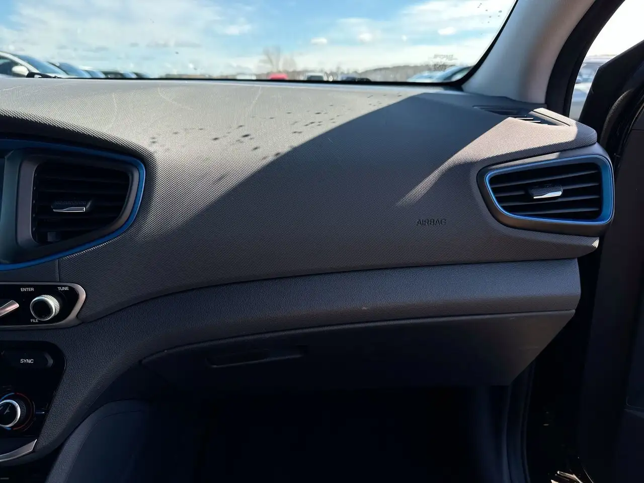 Hyundai IONIQ photo Hyundai IONIQ