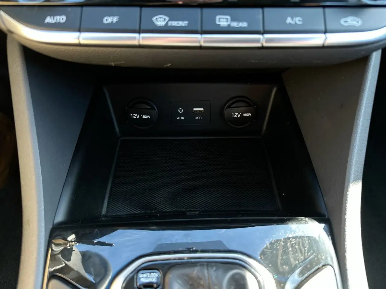 Hyundai IONIQ photo Hyundai IONIQ
