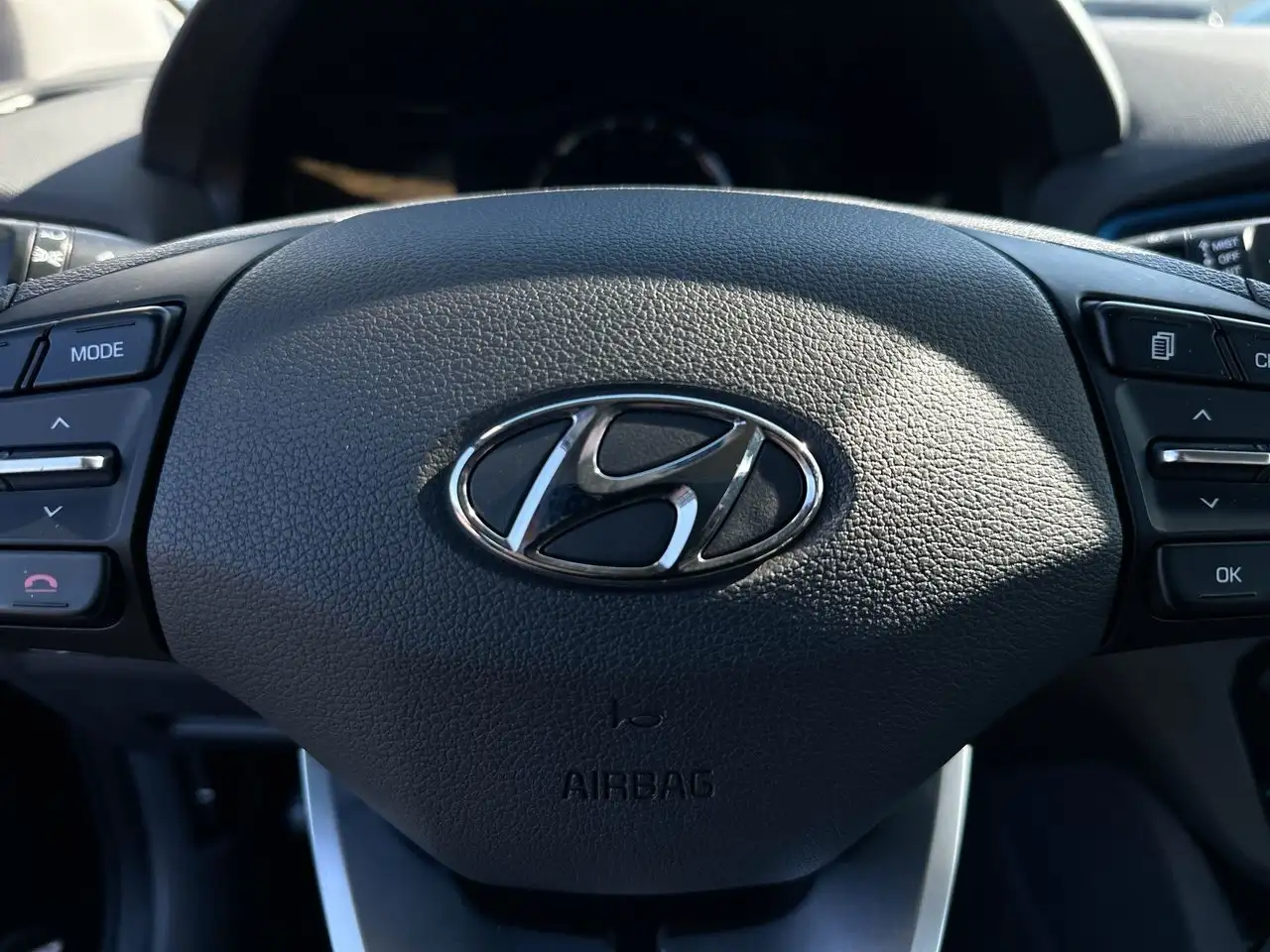 Hyundai IONIQ photo Hyundai IONIQ