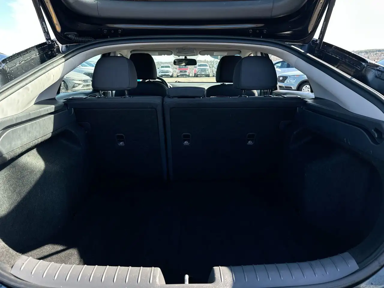 Hyundai IONIQ photo Hyundai IONIQ