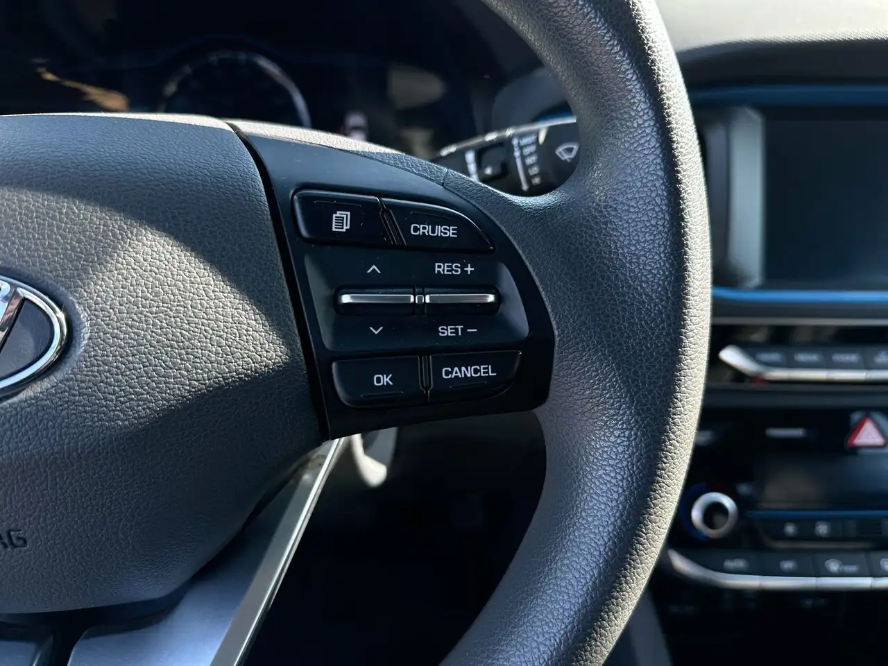 Hyundai IONIQ photo Hyundai IONIQ
