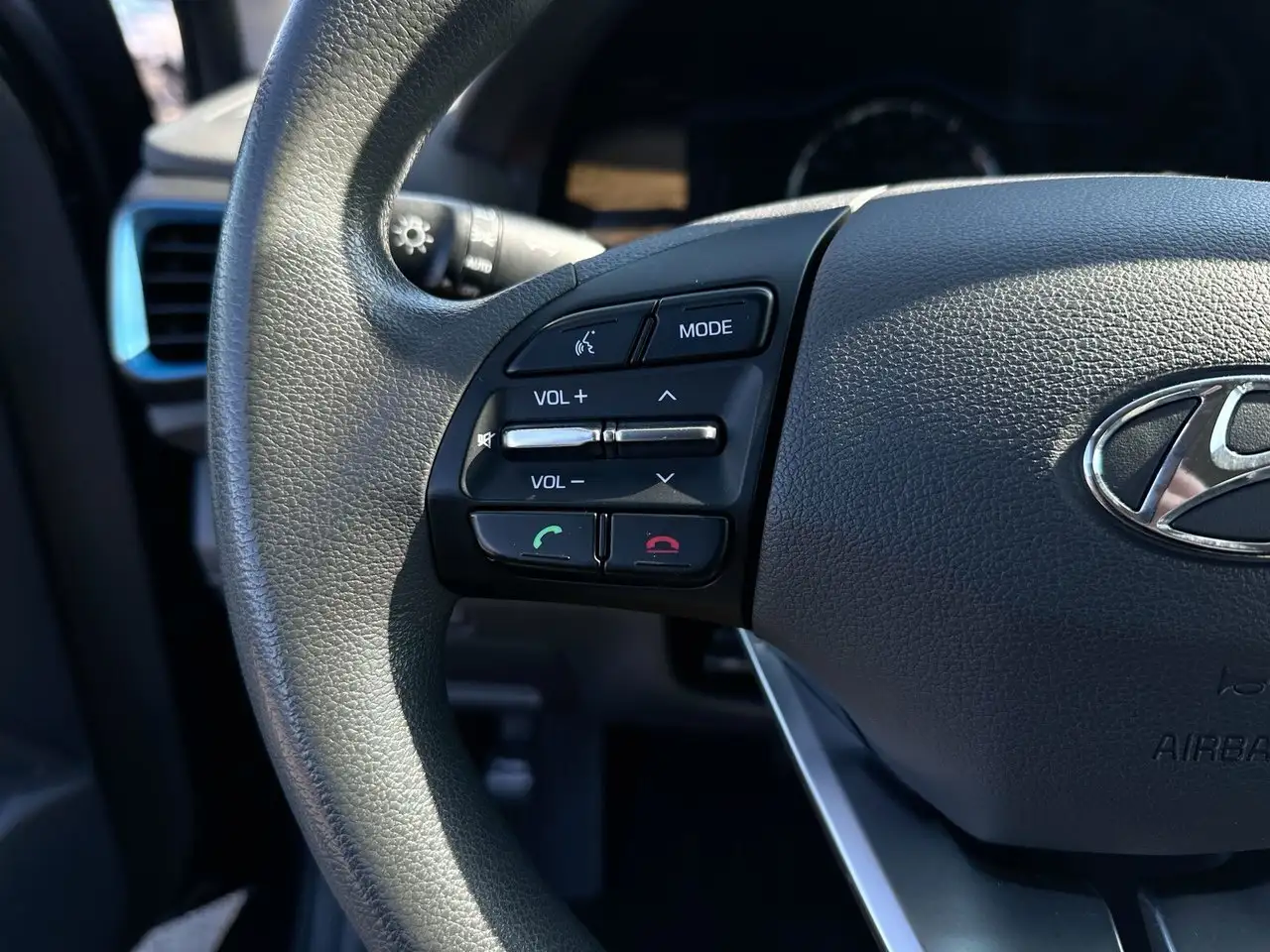 Hyundai IONIQ photo Hyundai IONIQ