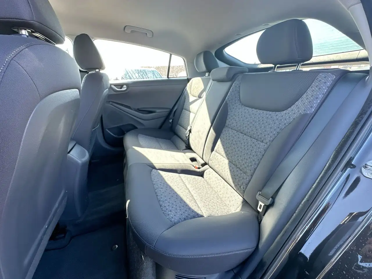 Hyundai IONIQ photo Hyundai IONIQ
