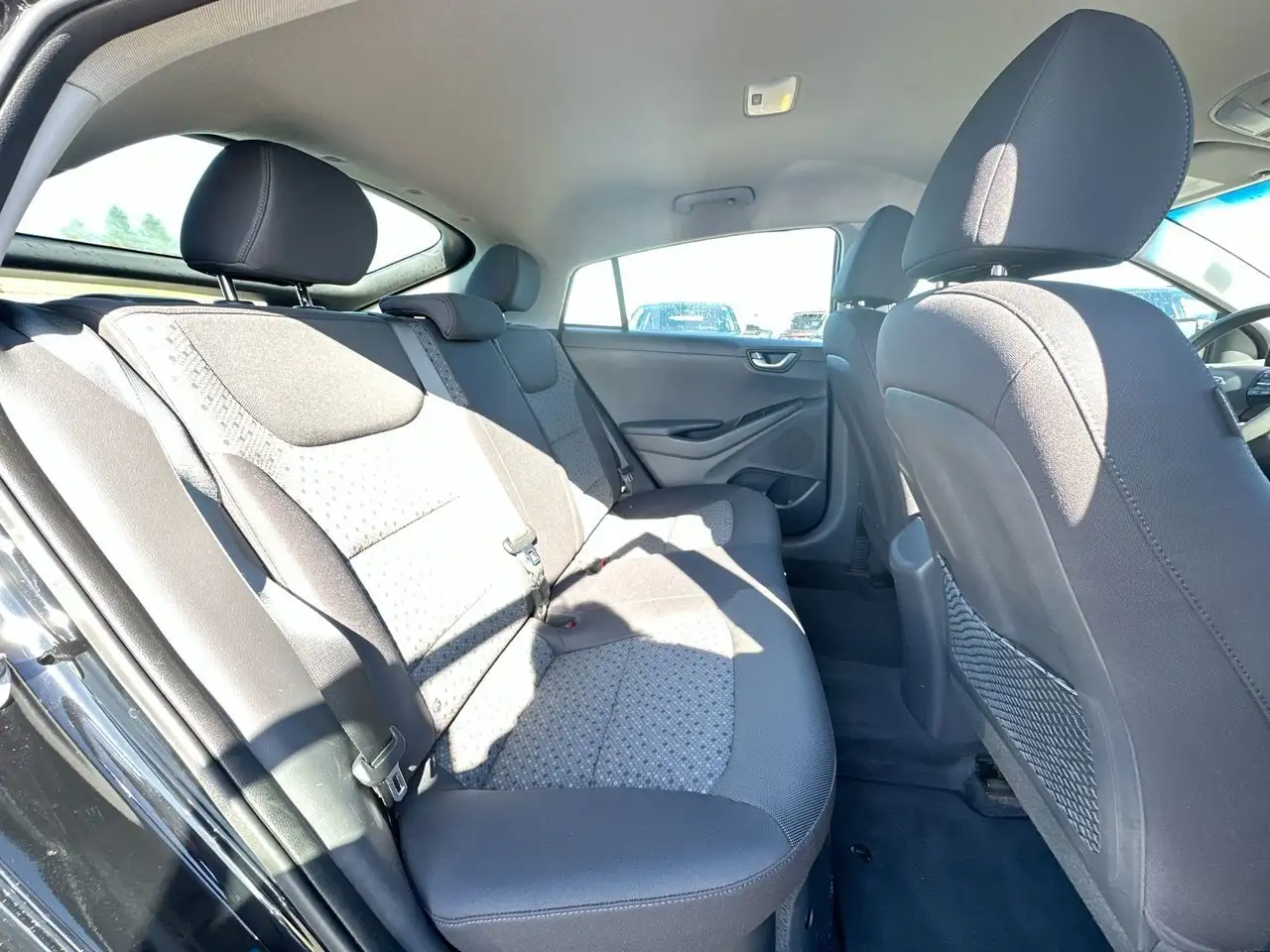 Hyundai IONIQ photo Hyundai IONIQ