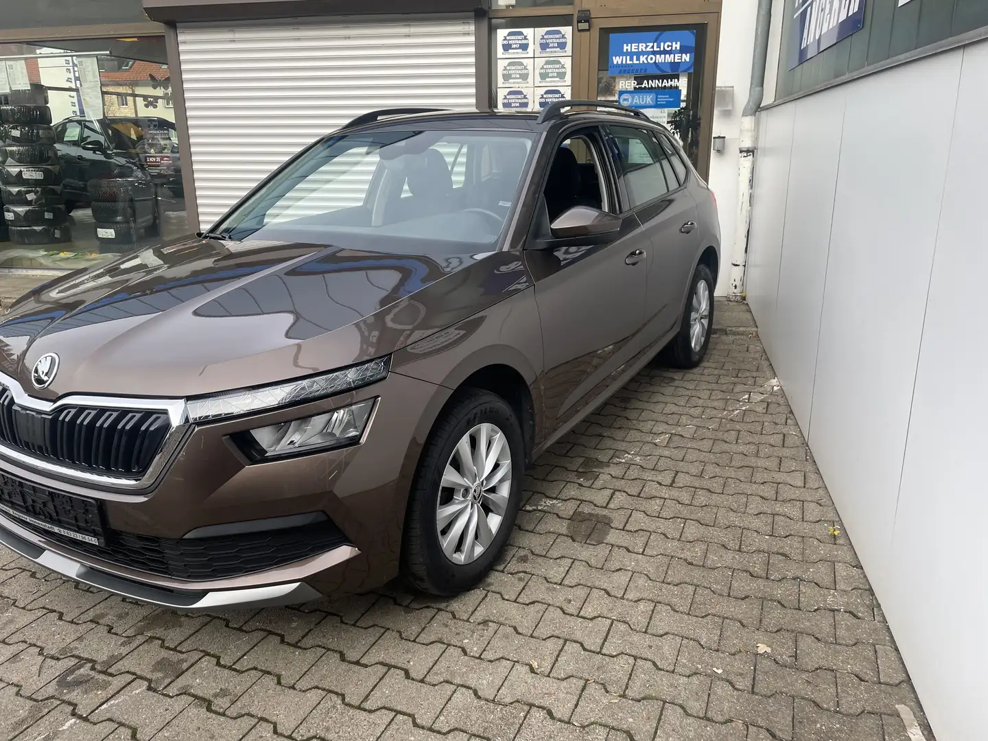 Skoda Kamiq 1.0 TSI Ambition, MirrorLink,PDC,SH,LED Brun - 2