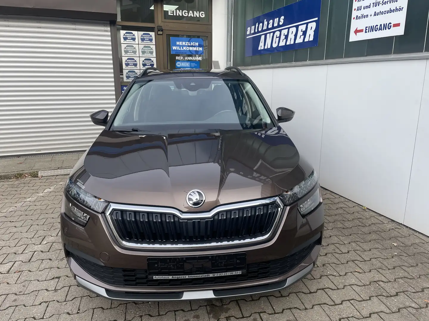 Skoda Kamiq 1.0 TSI Ambition, MirrorLink,PDC,SH,LED Brun - 1
