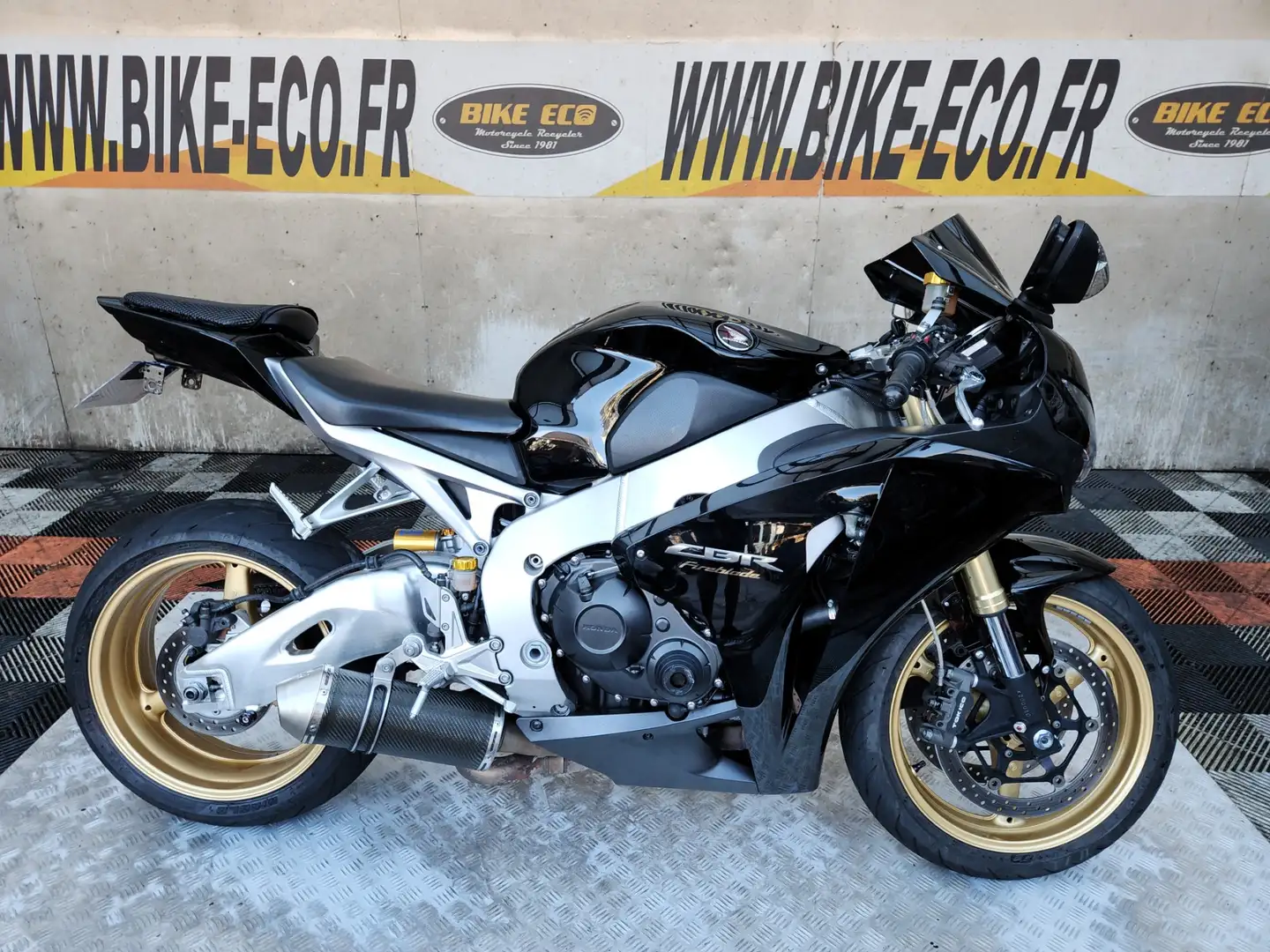 Honda CBR 1000 Fekete - 1