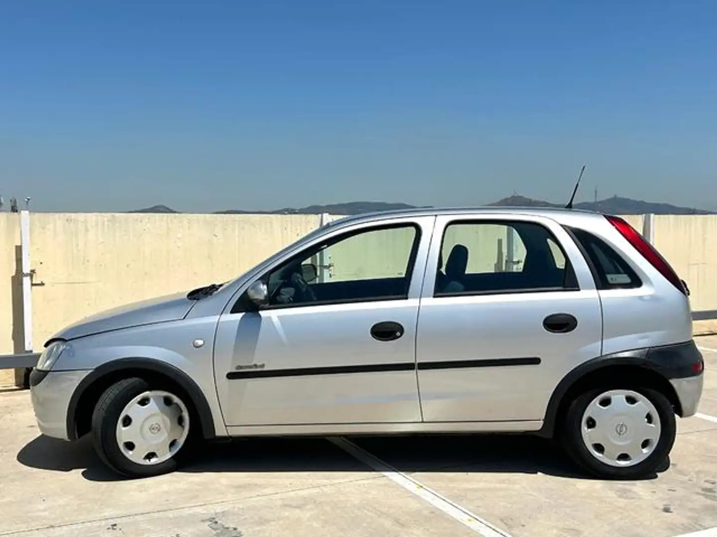 Opel Corsa 1.2 16v Club Silber - 2