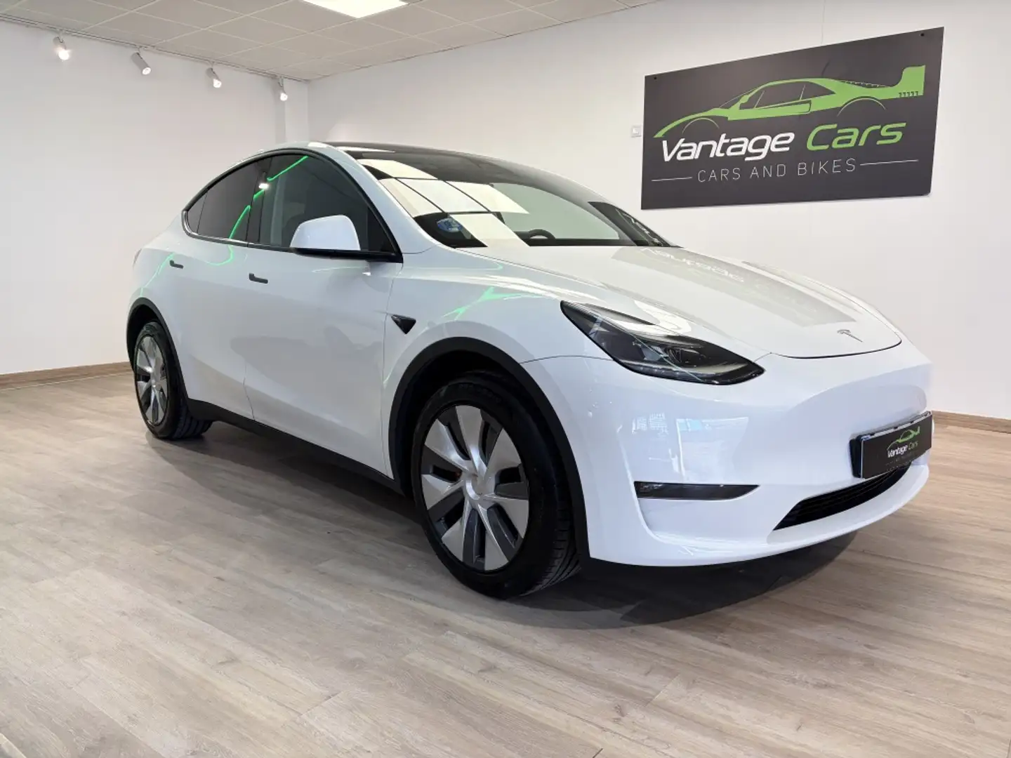 Tesla Model Y Performance AWD Weiß - 2