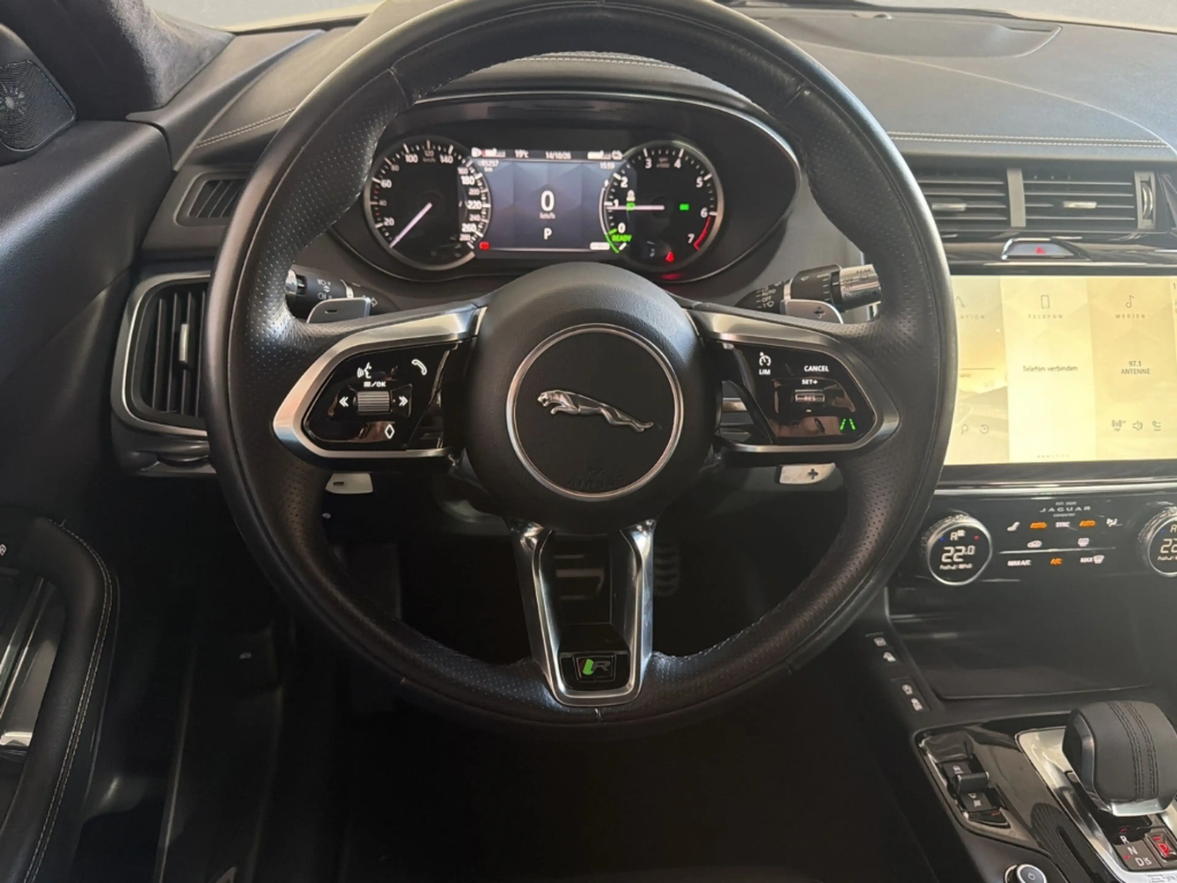 Jaguar E-Pace Plug-In Hybrid P300e AWD R-Dynamic S — photo 14