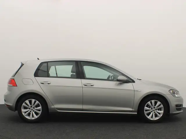 Volkswagen Golf view 17
