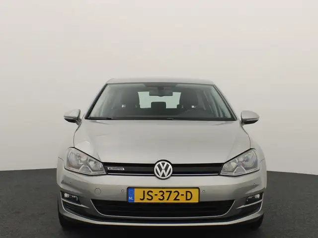 Volkswagen Golf view 19