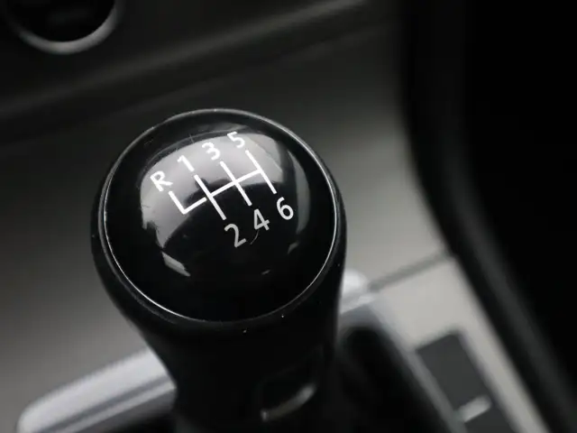 Volkswagen Golf view 13