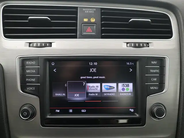Volkswagen Golf view 22