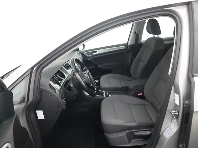 Volkswagen Golf view 21