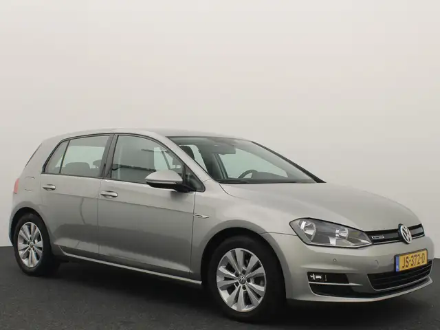Volkswagen Golf view 18