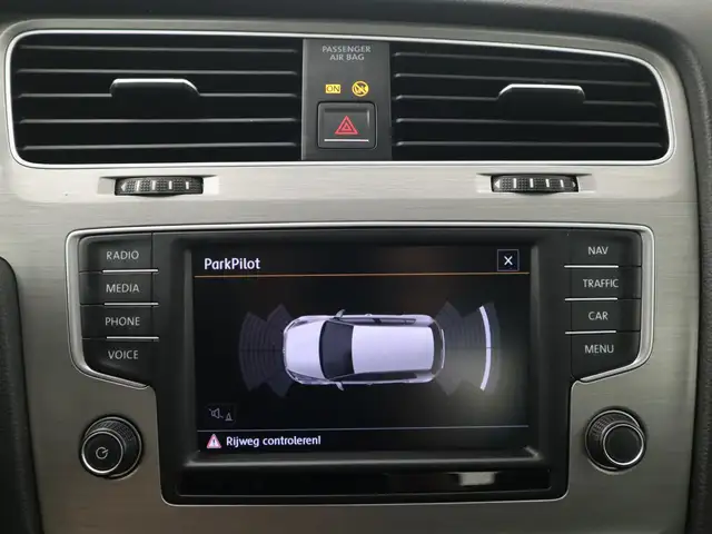 Volkswagen Golf view 10